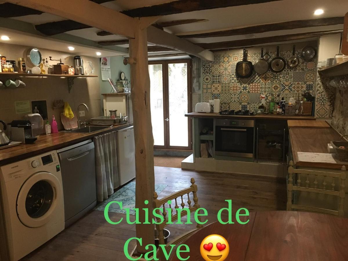 Maison La Roche Chambre D'Hotes Le Vigeant Bagian luar foto